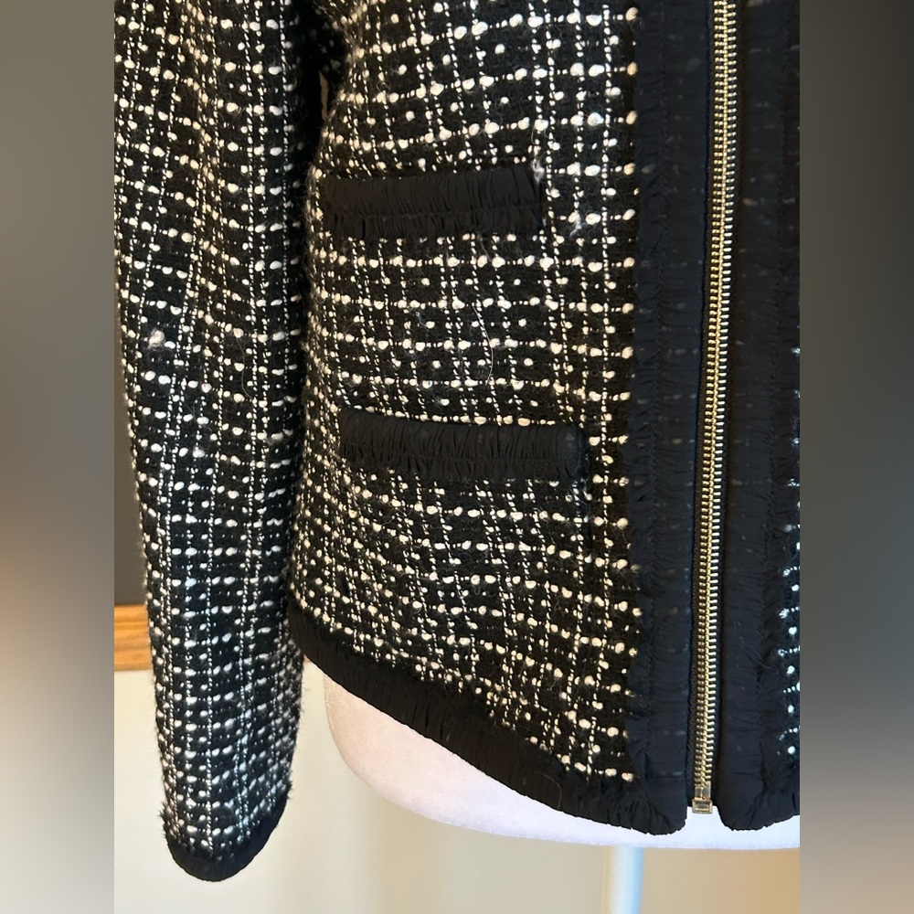 Ann Taylor Piped Tweed Jacket Blazer Size 2P Black White Long Sleeve Pockets Zip - Picture 5 of 9